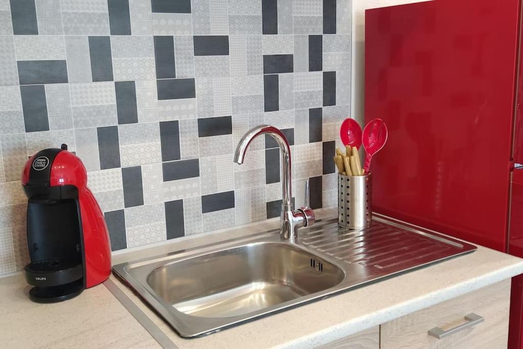 Cozy Apartment In Volos!! Eksteriør bilde